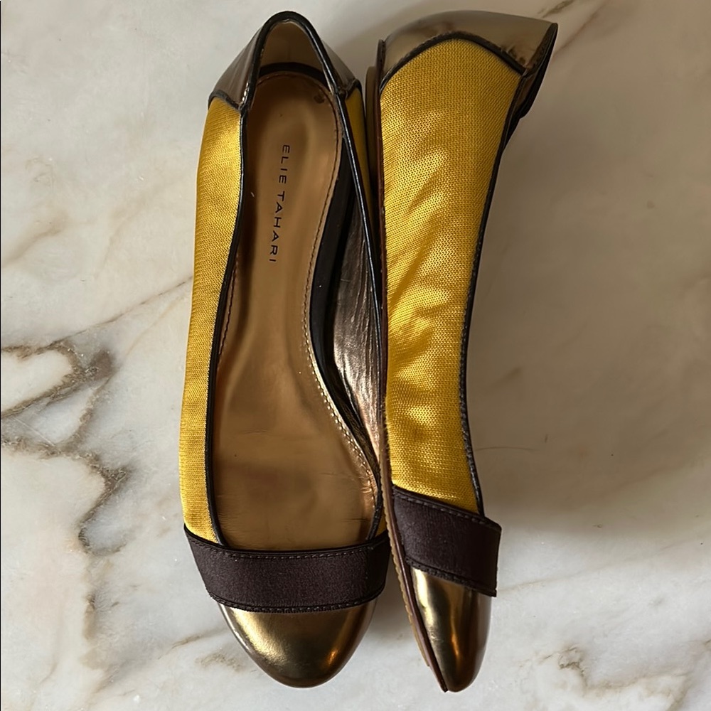 Elie Tahari Yellow and Gold Flats 38.5